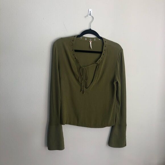 Revolve FREE PEOPLE JUMP TO THE BEAT Tie Neck Stud Detail Bell Sleeve Boho Top - Picture 3 of 12